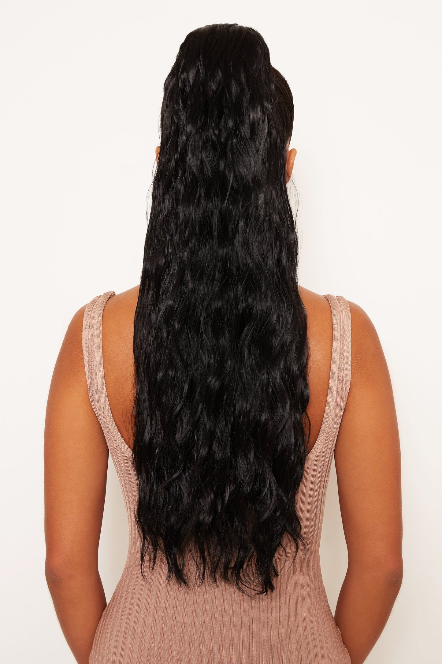 Grande 26" Textured Wave Wraparound Pony