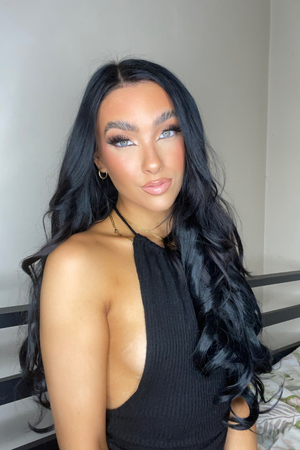 Extensions de cheveux à clip ondulés naturels super épais de 22 po en 5 pièces - NOIRS | NOIR DE JAIS #1